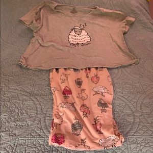 Women’s plus size Capri length pajama set